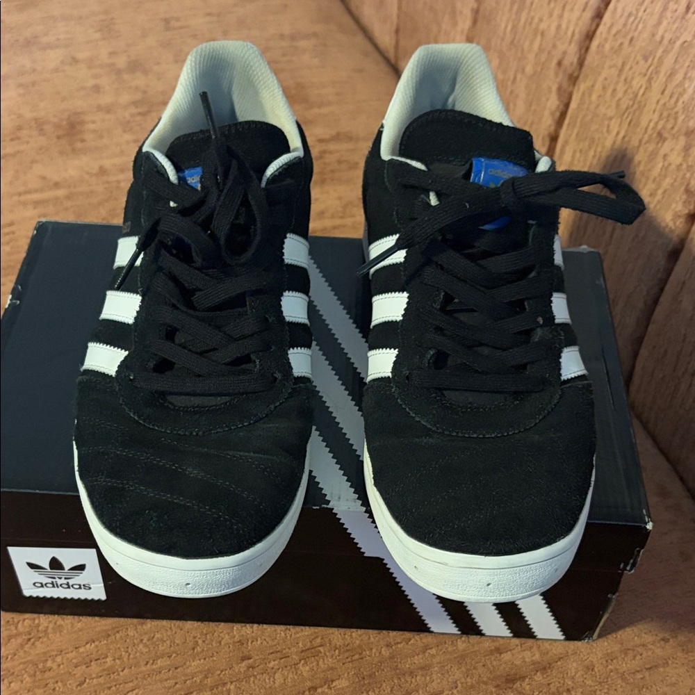 ADIDAS Etrusco black suede skater sneakers, US Men’s 10